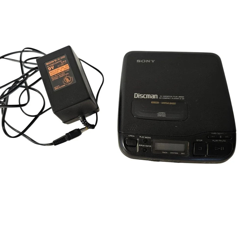 Sony Discman D-34 Portable CD Player Mega Bass 1992 & AC Adapter for PARTS